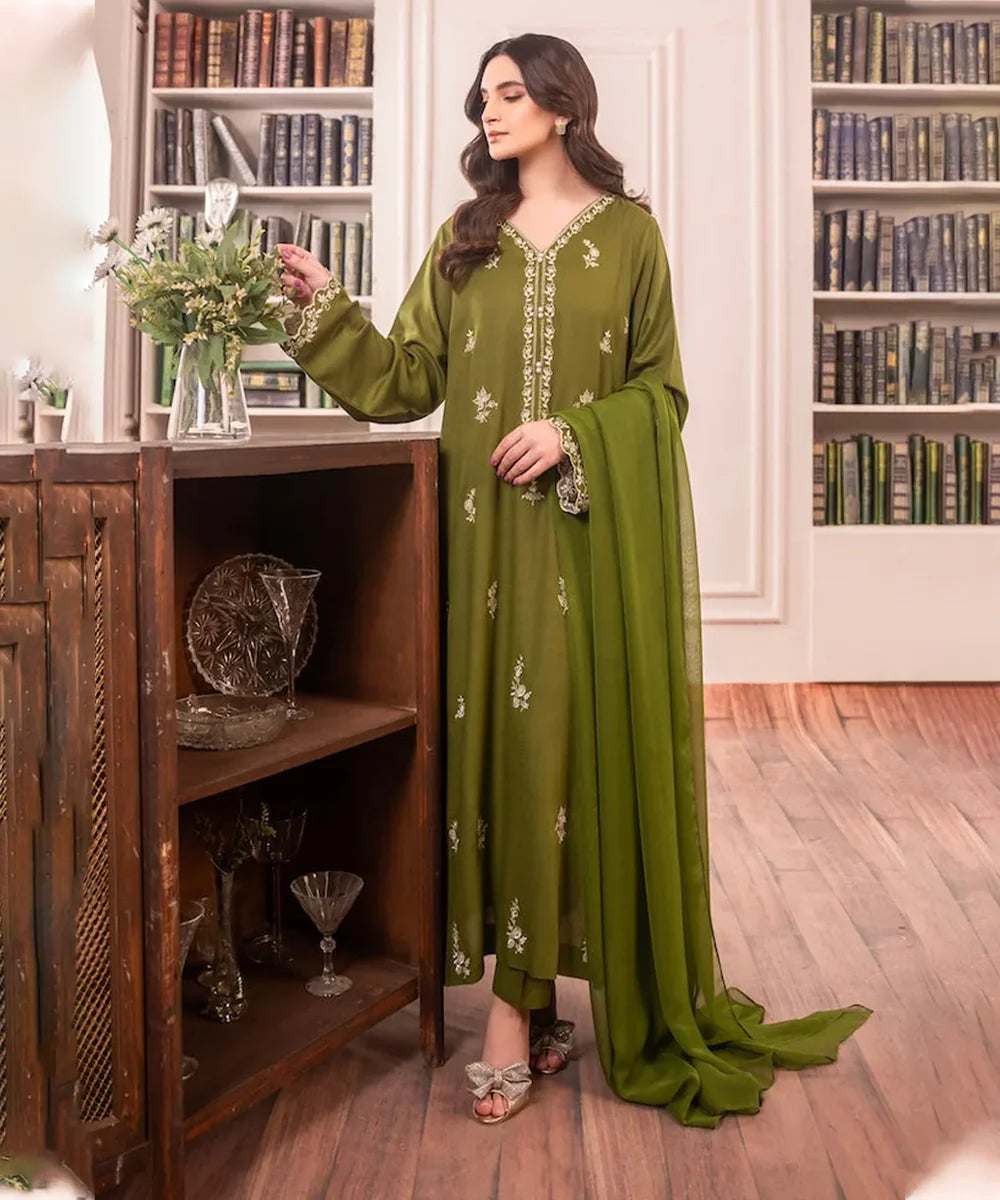 Lawn-3PC Embroidered Shirt with Chiffon Plain Dyed Dupatta-1198 -fashion